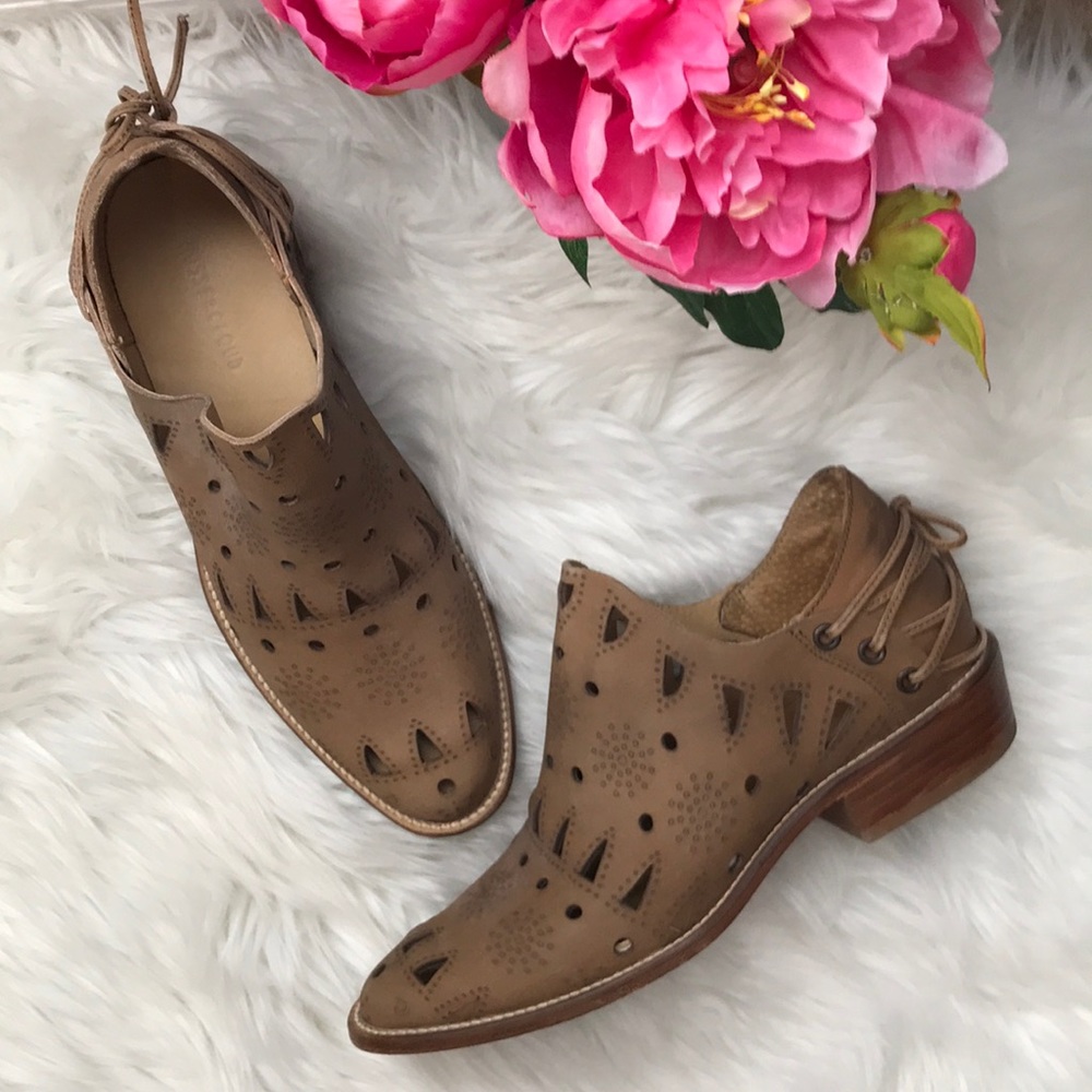 Musse & Cloud Tan Laser-Cut Leather Ankle Booties